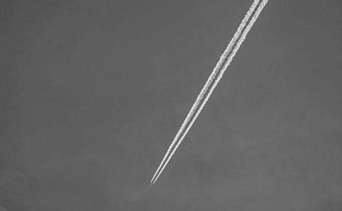 Javad Vatanparast airplane unsplash