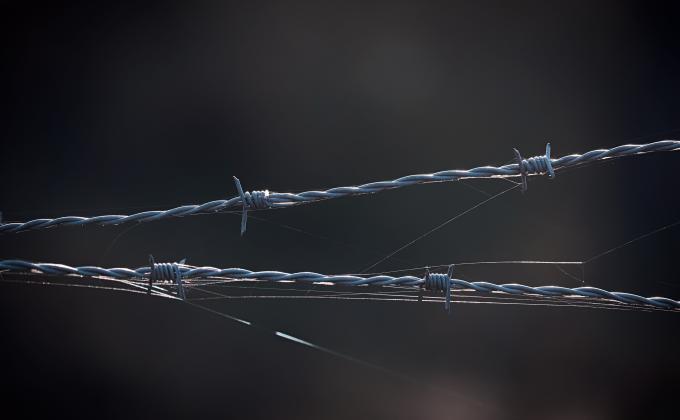 barbed wire pixabay