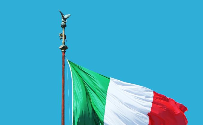 michele bitetto italian flag unsplash