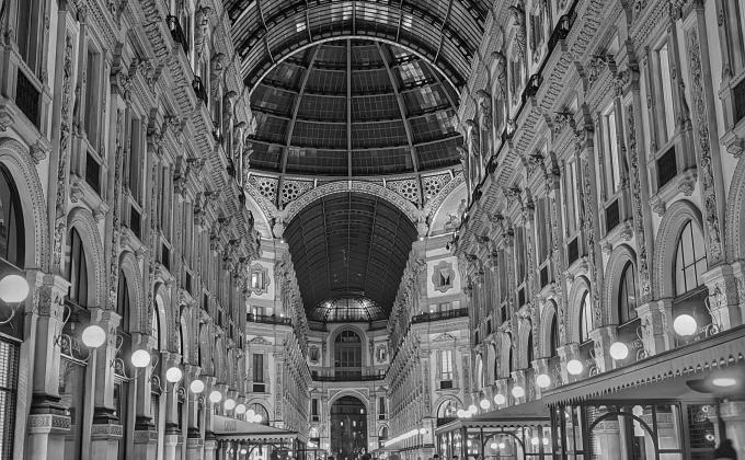 italy train station unsplash