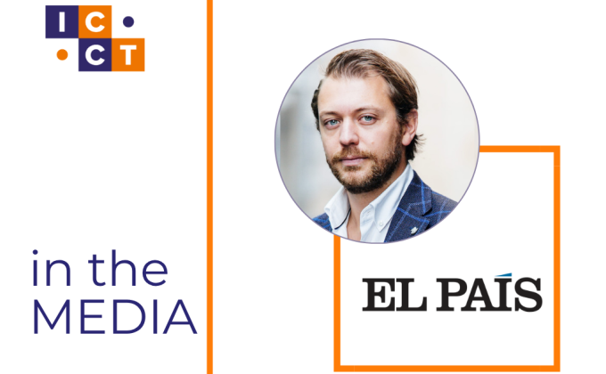 Thomas and the logo of El Pais